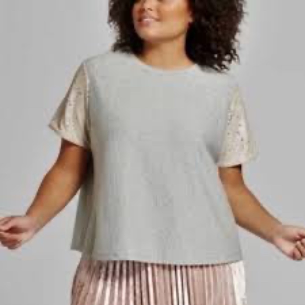 Women’s sequin sleeve sweater tee - M